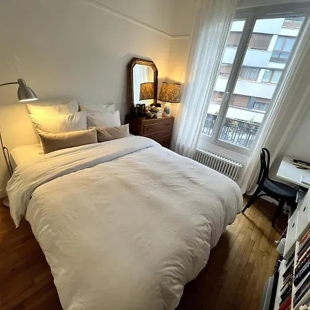 Apartment Romantic Parisian Flat